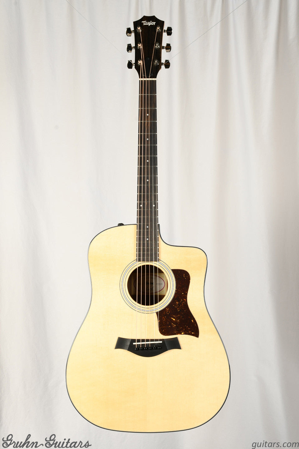 Taylor 210ce Plus New AT8036