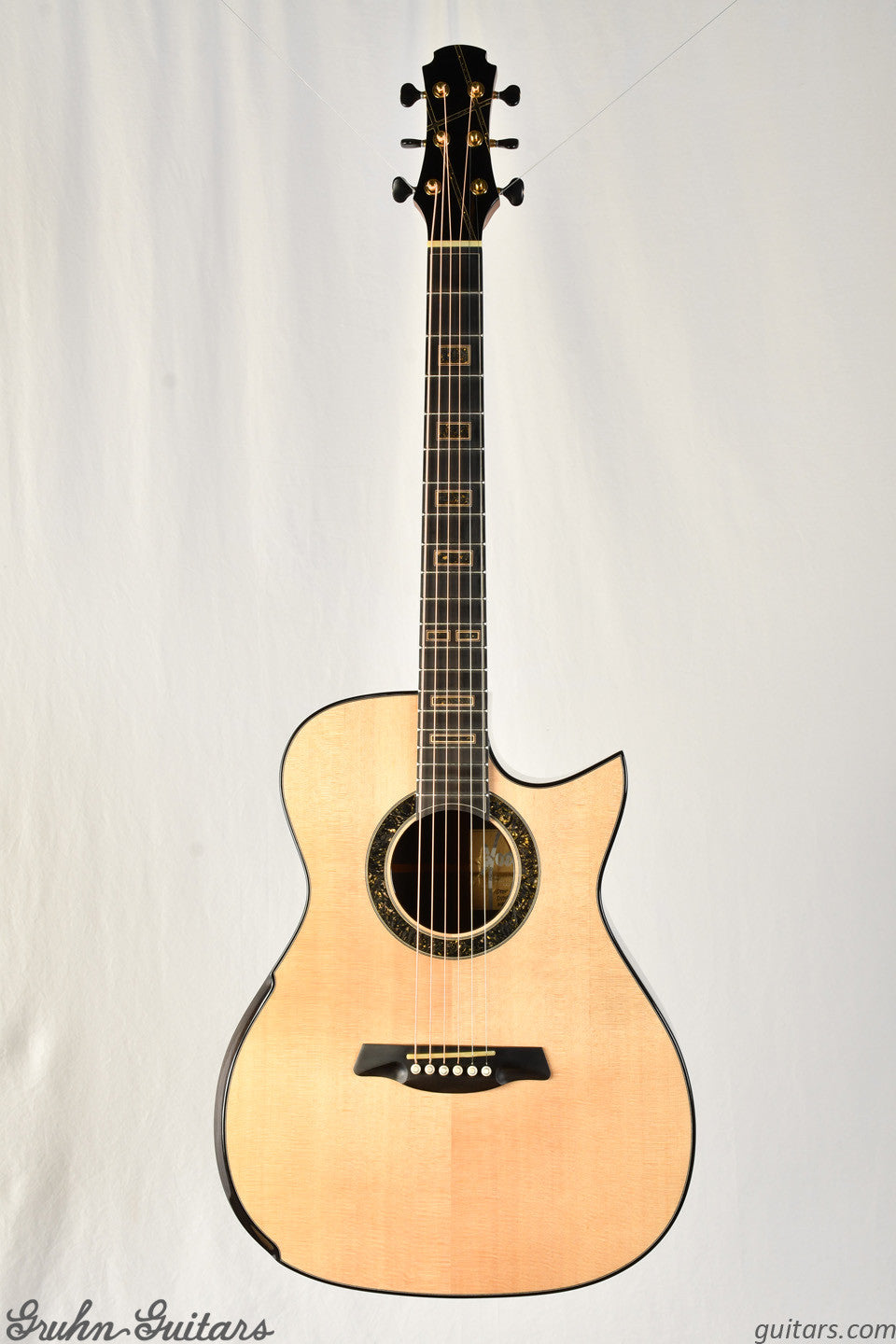 Hozen (made in Singapore) Gold Label Deep OM Sitka Spruce / Wenge New AM9761