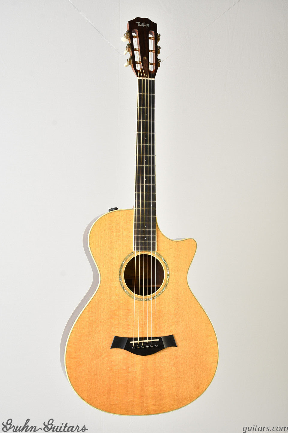 Taylor 12-Fret CE AT8117