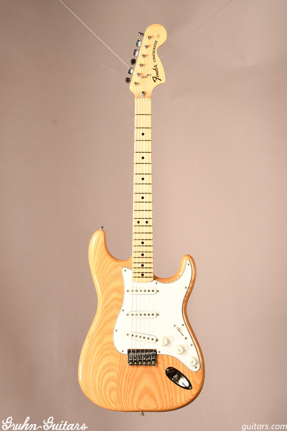 Fender Stratocaster (non-tremolo model) 1975 EF9799