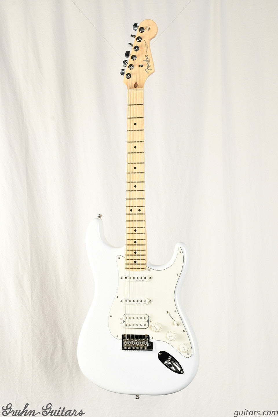 Fender Juanes Signature Stratocaster Maple Fingerboard - Luna White New EF10227