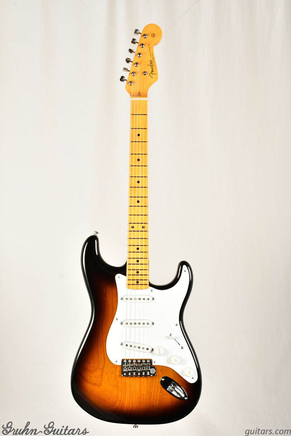 Fender 70th Anniversary American Vintage II 1954 Stratocaster Maple Fingerboard - 2 Color Sunburst New EF10452