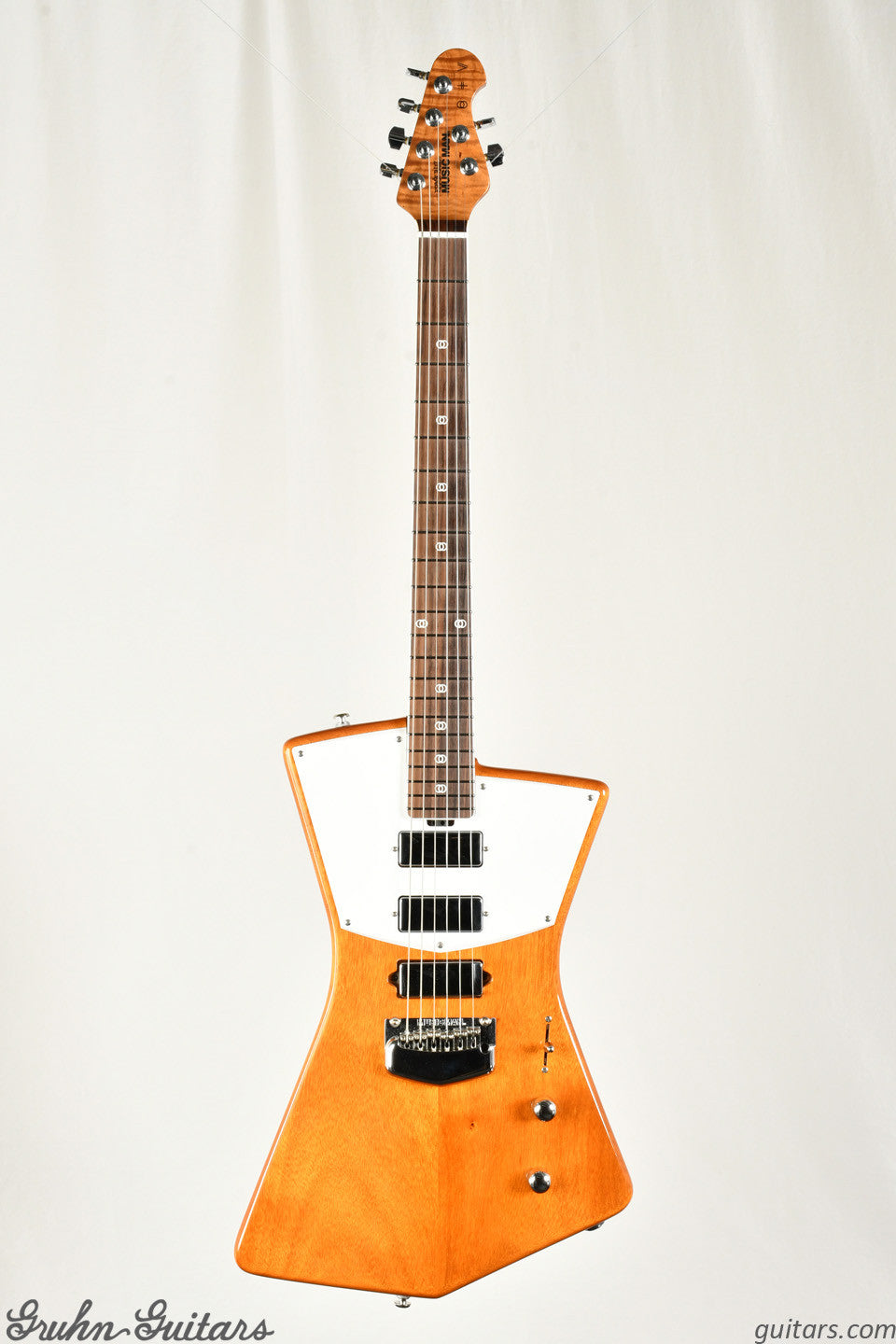 Music Man Limited Edition St. Vincent Model (Ball Family Reserve) 2017 EZ6068