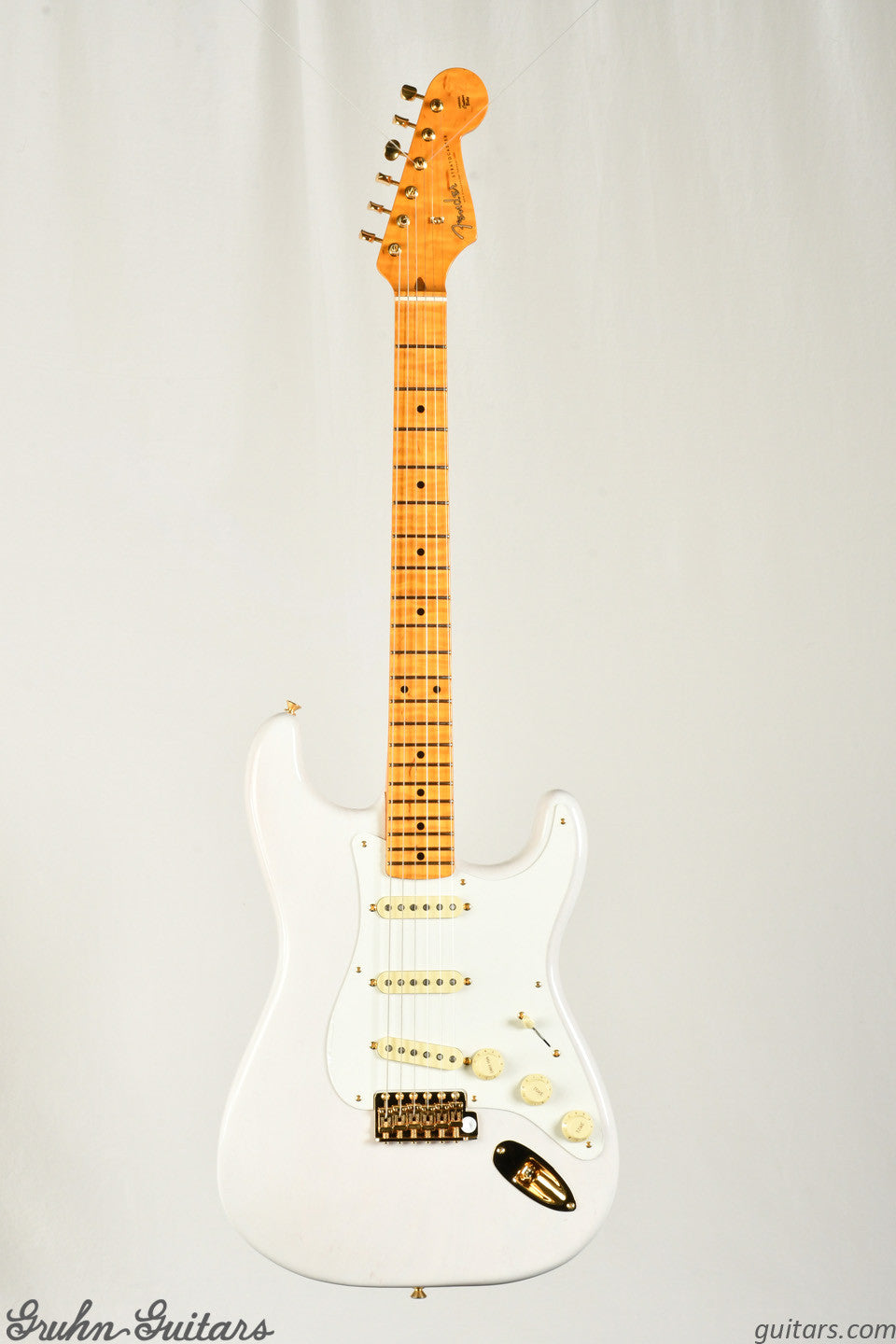 Fender Limited Edition American Vintage II 1957 Stratocaster Flame Maple Fingerboard - White Blonde New EF10605
