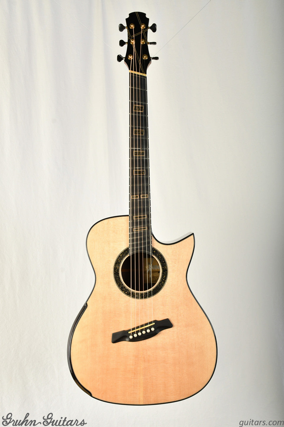 Hozen (made in Singapore) Deep OM Spruce / Wenge New AM9711