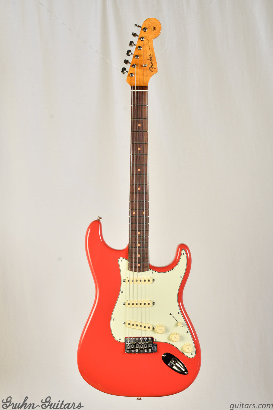 Fender Limited Edition  American Vintage II 1961 Stratocaster Rosewood Fingerboard - Fiesta Red New EF10730