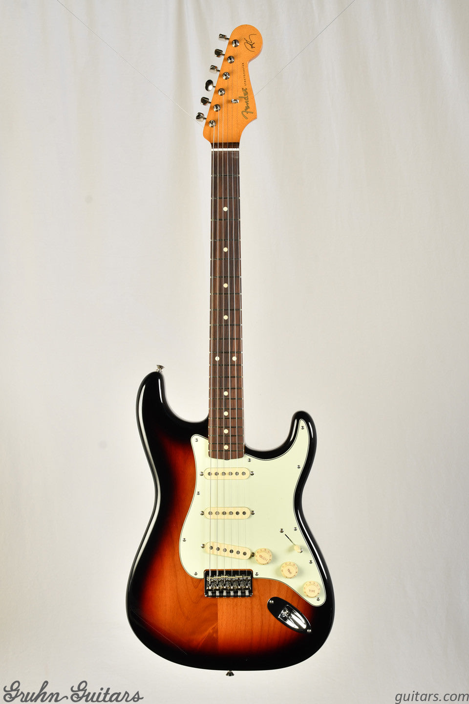 Fender Robert Cray Stratocaster Rosewood Fingerboard - 3 Color Sunburst New EF10737
