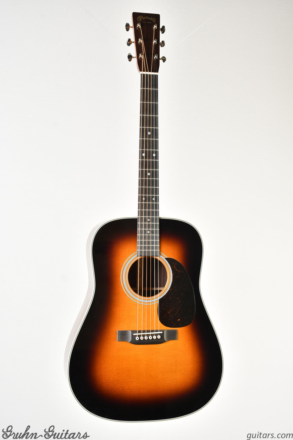 Martin D-28 Sunburst New AA14205