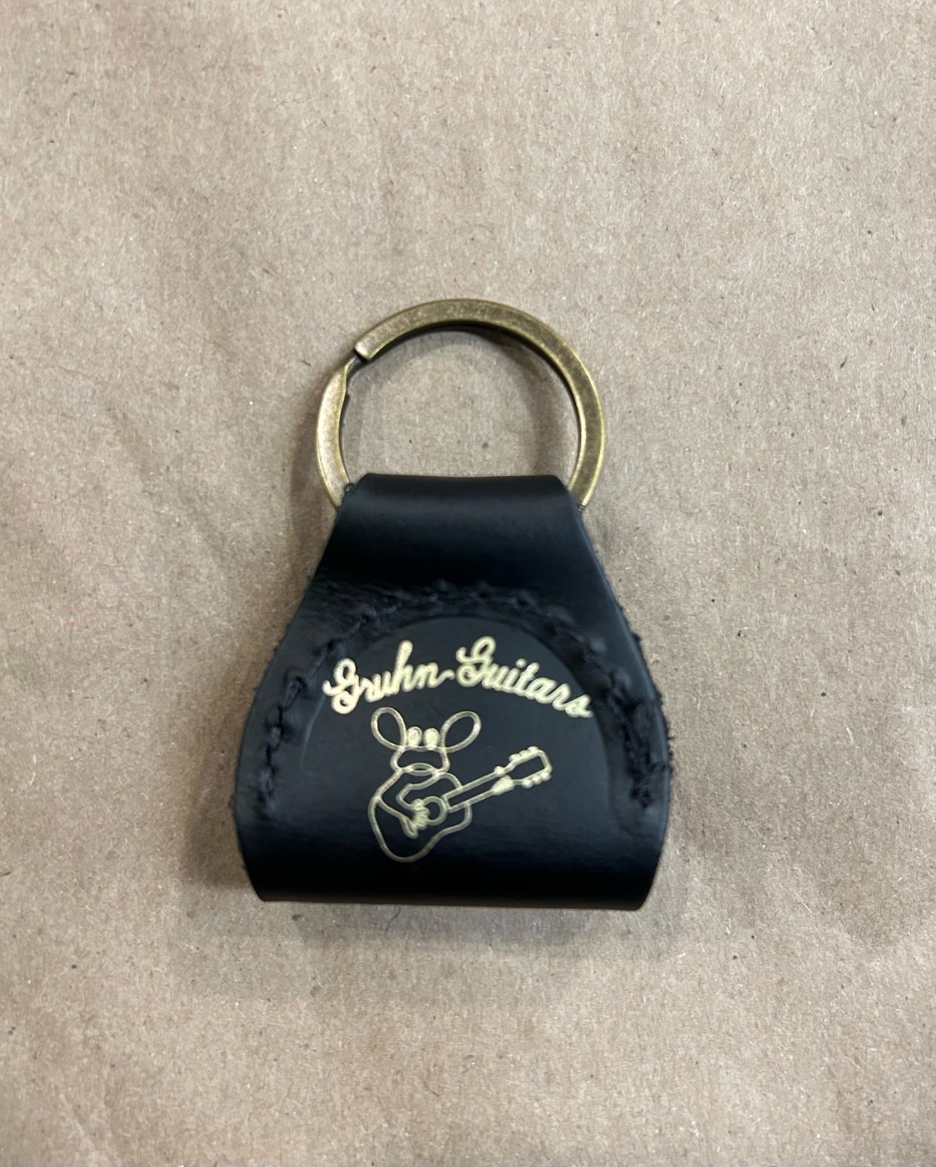 Gruhn Guitars Key Chain Pickholder